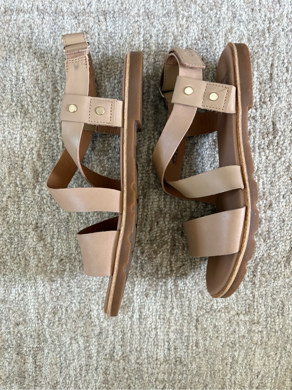 Sorel Ella III Crisscross Sandal, size 9 - Picture 4 of 8